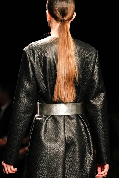 Look 30